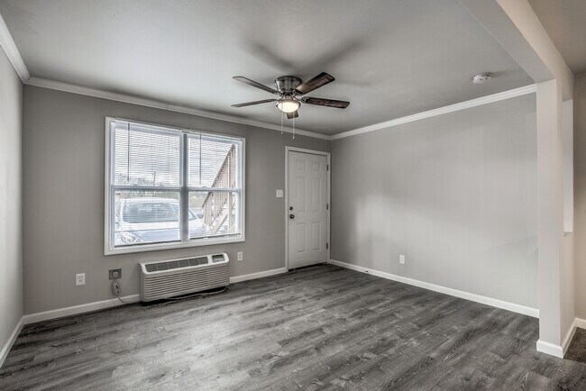 Living room - 3398 High Ridge Blvd