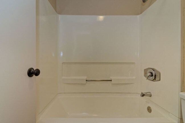 Building Photo - 3440 Lebon Dr