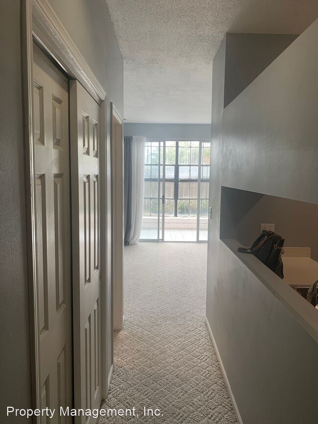 Building Photo - 2 br, 1.5 bath House - 2901 A Street #116