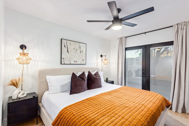 Foto del edificio - 5921 E Thunderbird Rd