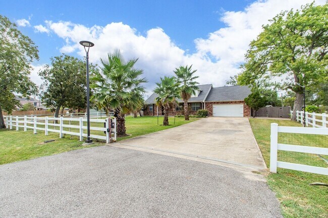 Foto del edificio - 3406 Maryland St