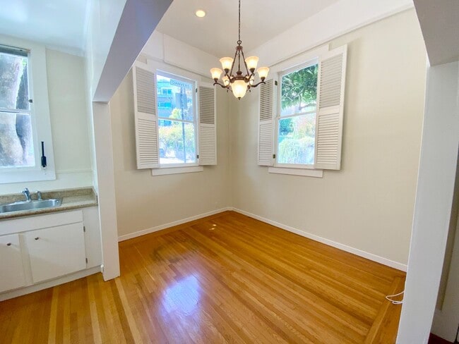 Photo - 1BR W/ Large Private Basement Space! HARDWOOD! LAUNDRY ON-SITE! Apartment