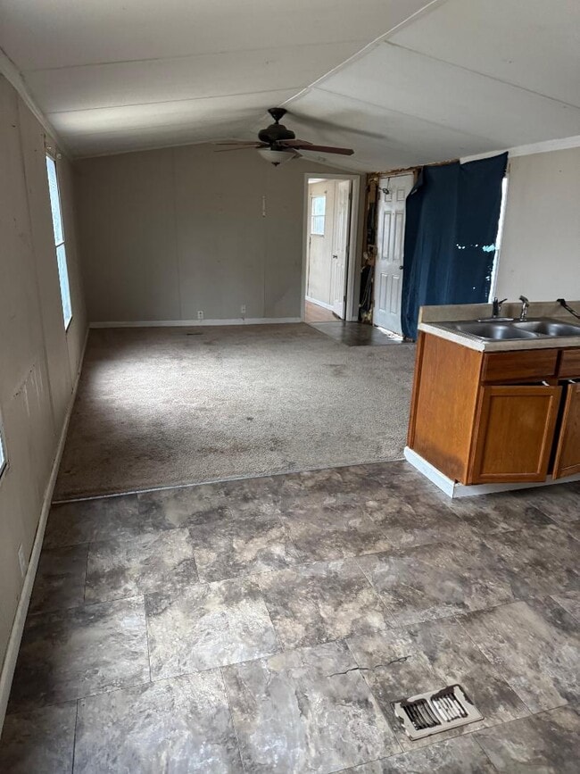 Building Photo - 16231 Country Cove Ln