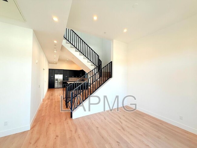 Foto del edificio - 3414 London St