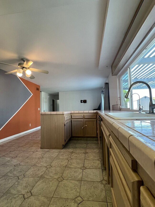 Foto del edificio - Spacious 4 Bed 3 Bath Cul-de-Sac Home