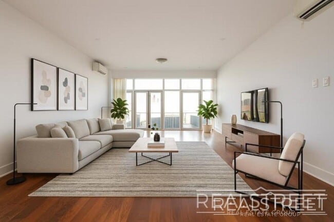 Building Photo - LUXURY 3 BR in Queens!