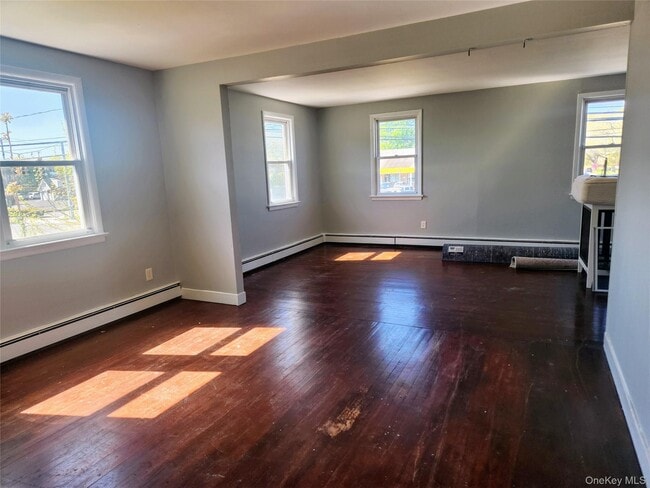 Building Photo - 776 Montauk Hwy