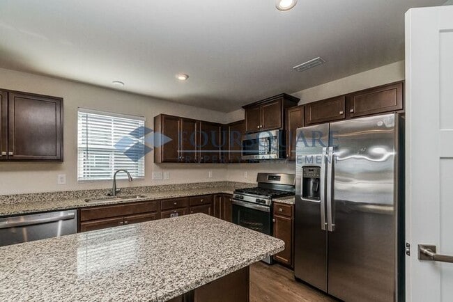 Foto del edificio - Ranch Home | Open Floor Plan | Attached Garage| Office