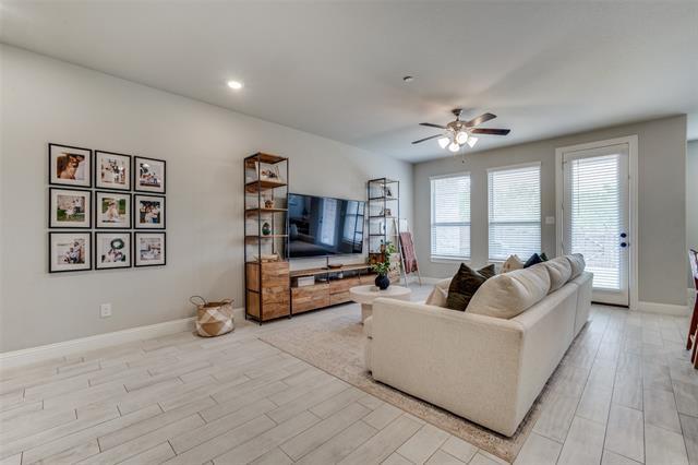 Foto del edificio - 517 Hutchinson Ln