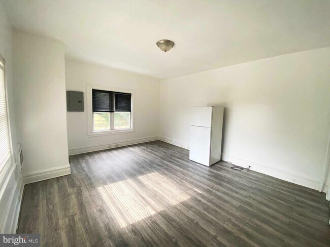 Foto del edificio - 4635 Leiper St