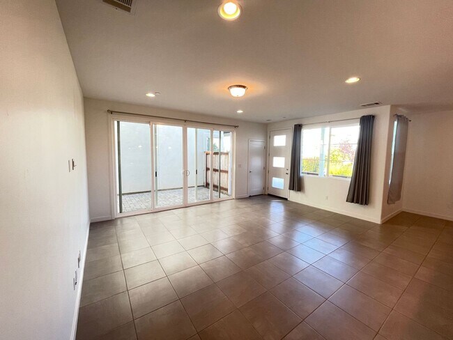 Building Photo - 1516 Elderberry Arroyo Grande