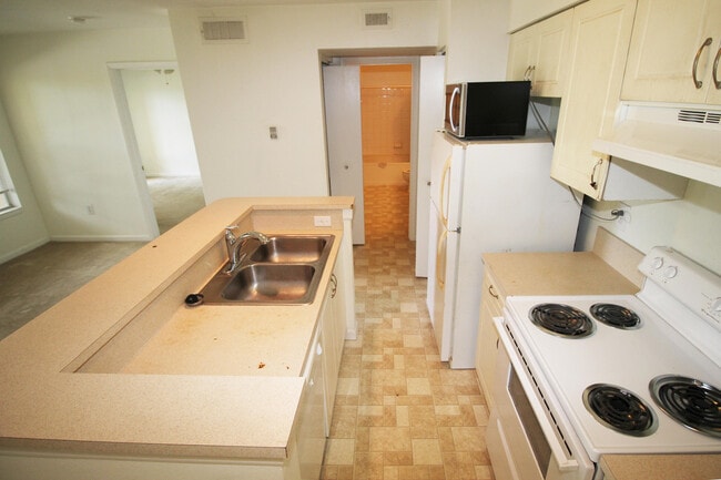 Foto del edificio - 4823 Via Palm Lakes Via