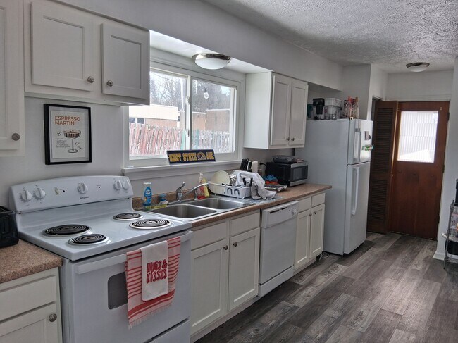 Foto del edificio - Joyanne Court