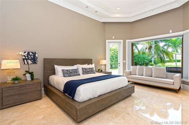 Foto del edificio - 651 Sweet Bay Ave