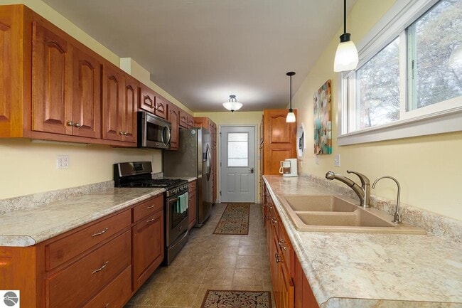 Building Photo - 840 Millers Park Rd