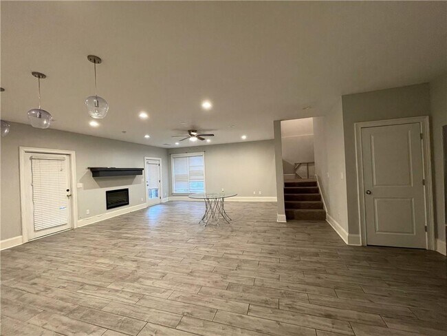 Building Photo - 3816 Chamblee Dunwoody Rd
