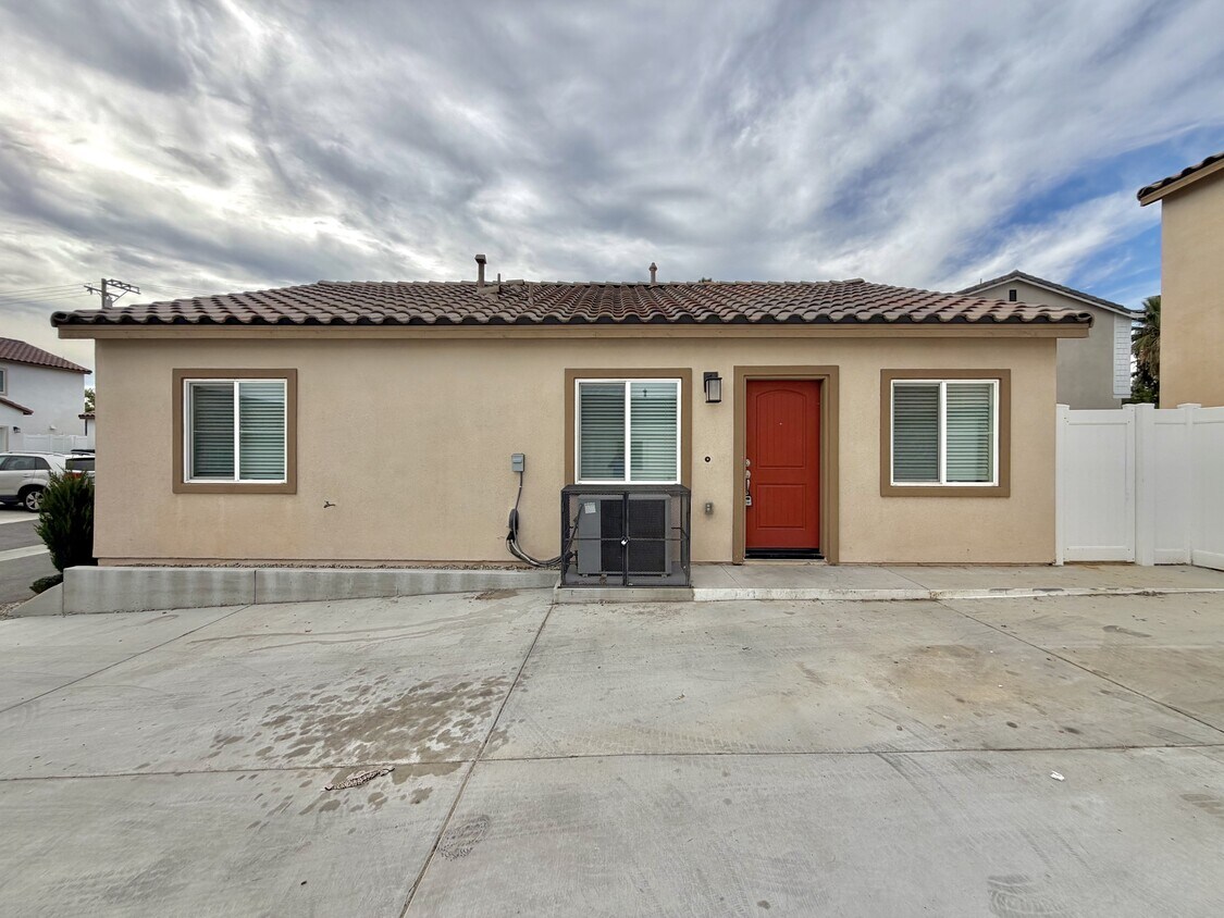 Photo - 2277 Chestnut St (San Bernardino, CA)