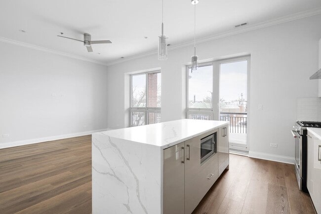 Foto del edificio - 6555 W North Ave