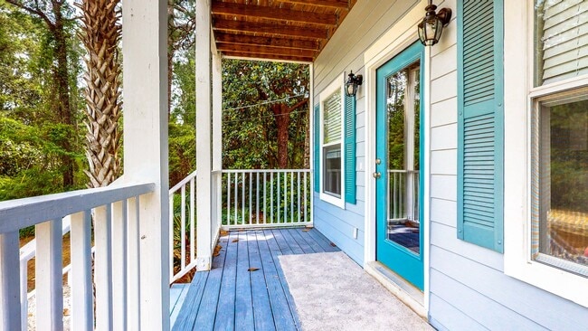 Building Photo - Beautiful 2/2 stand alone home in Santa Ro...