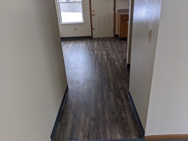 Foto del edificio - 247 Reed Ave