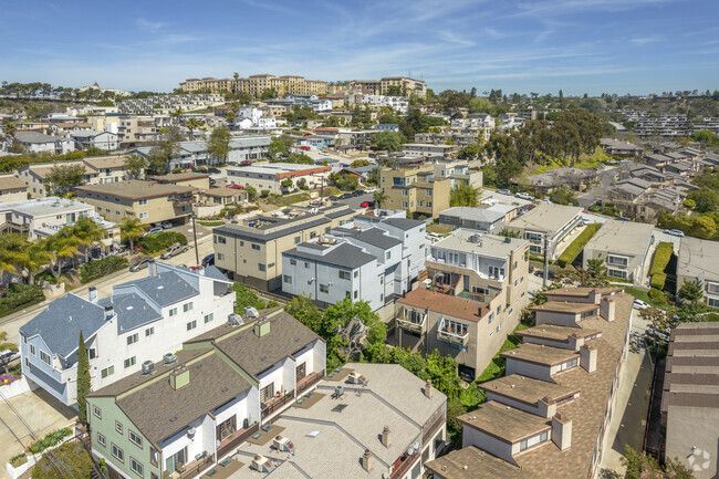 Aerial Photo - 1134-1148 Fresno St