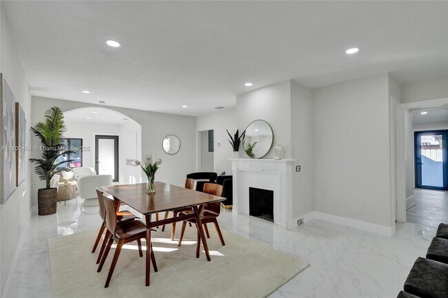 Foto del edificio - 7943 NW 6th Ave