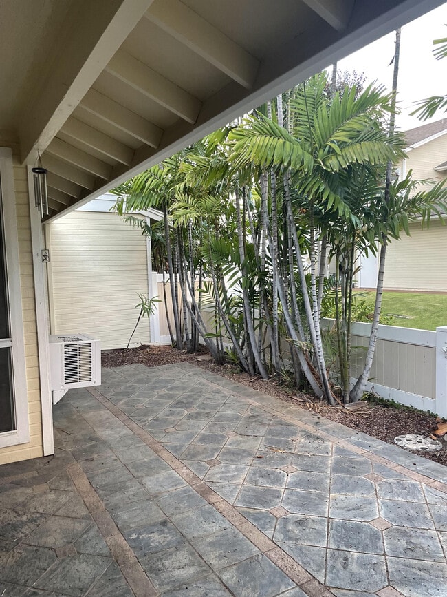 Building Photo - 91-1035-1035 Laaulu St