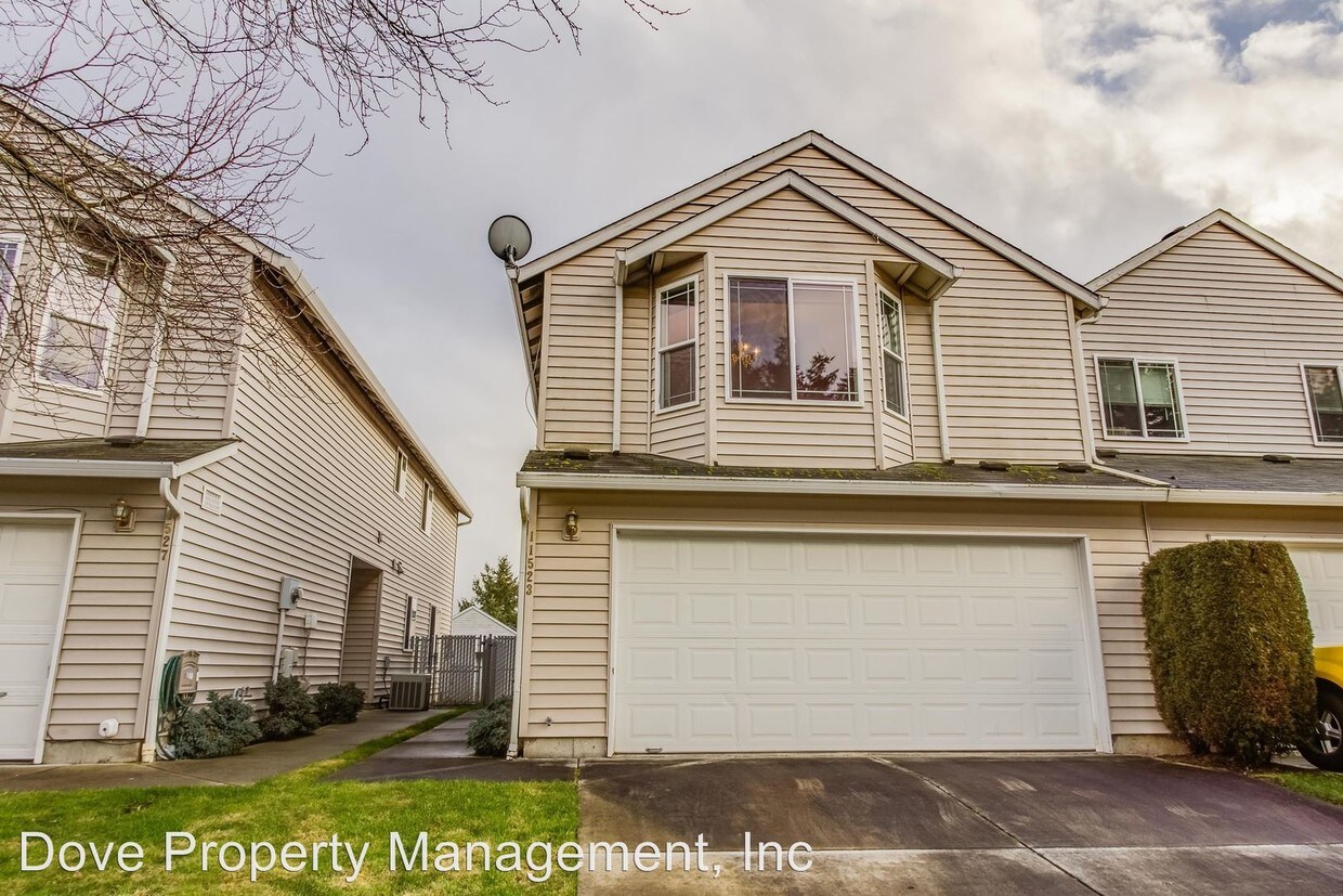 Primary Photo - 11523 NE 32nd St