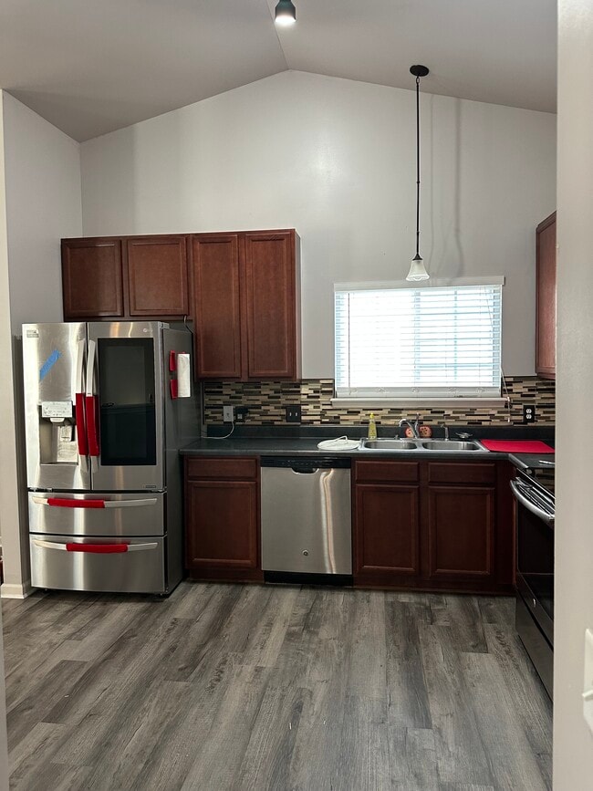 Building Photo - 428 Ramblewood Way