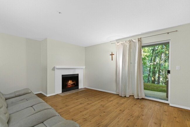 Foto del edificio - 19230 Forest Park Dr NE