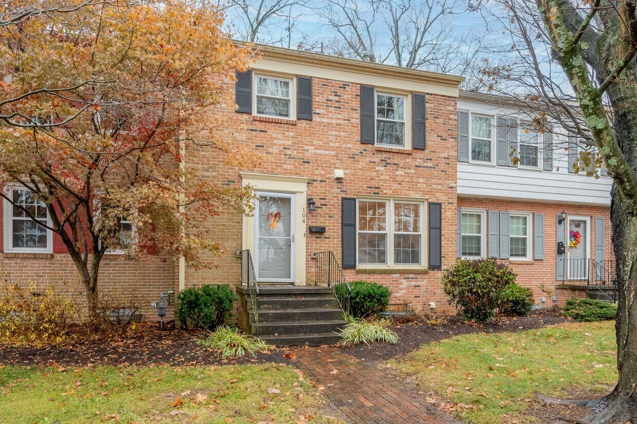 Primary Photo - 4 Bedroom Townhome Available 07/01/24