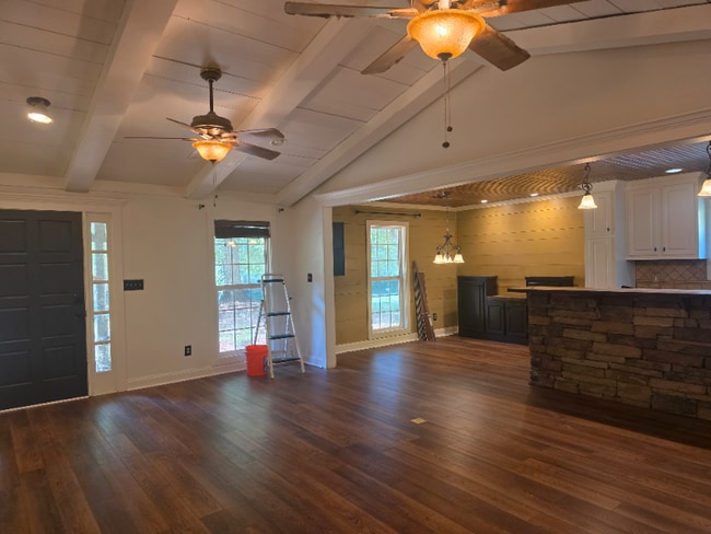 Building Photo - 547 Toonigh Rd