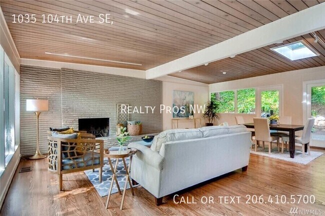 Foto del edificio - 1035 104th Ave SE