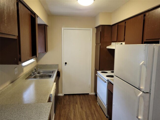 Foto del edificio - 13480 S Thorntree Dr