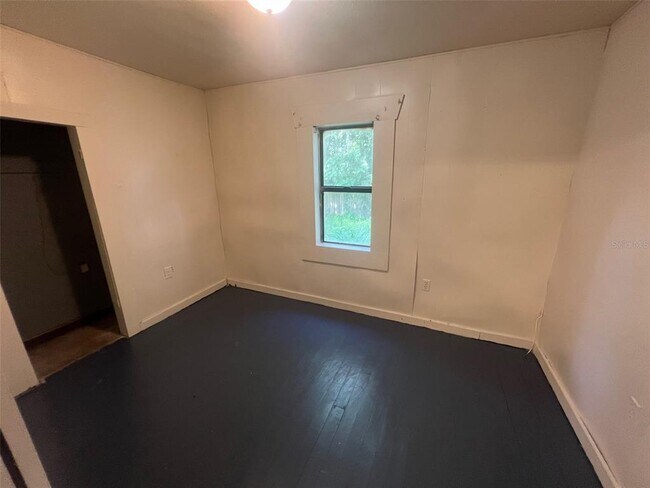 Foto del edificio - 1290 Henson Ln
