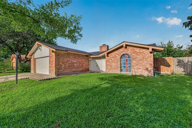 Building Photo - 8638 Little River Rd