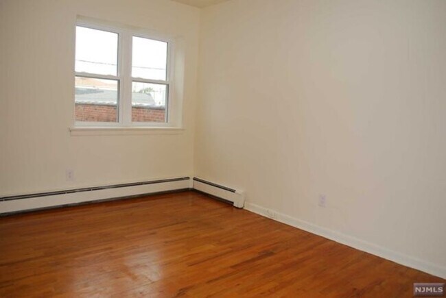 Building Photo - 238 Palisade Ave