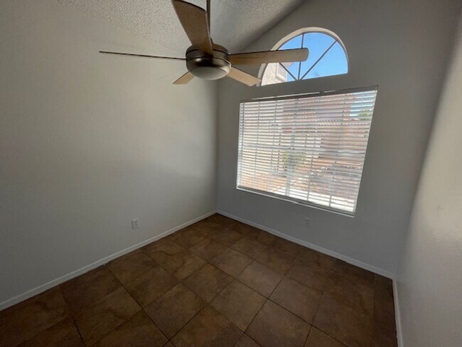 Building Photo - Tempe 3 bdrm 2.5 bath Home (Kyrene & Guada...