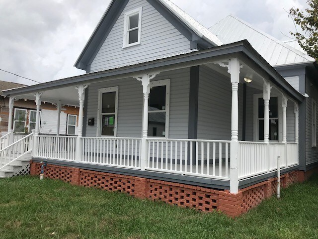 Building Photo - 912 E 20th Ave