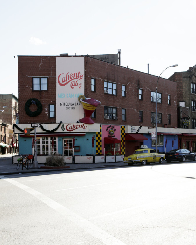 Building Photo - 286 Bleecker St