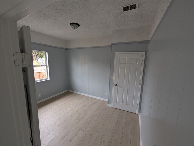 Foto del edificio - 1316 Holmes Ave