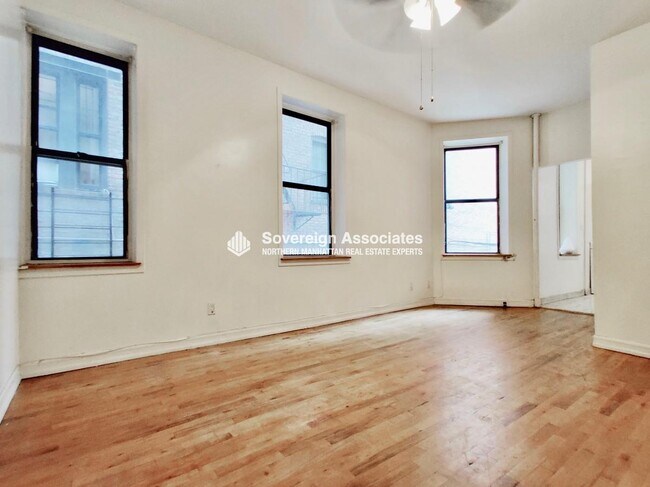 Building Photo - 3133 Broadway