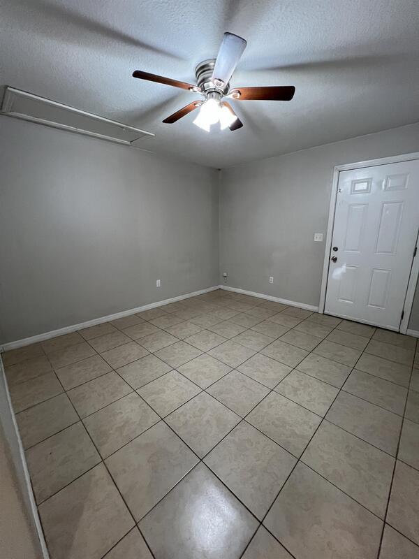 Building Photo - 430 S Parsons Ave