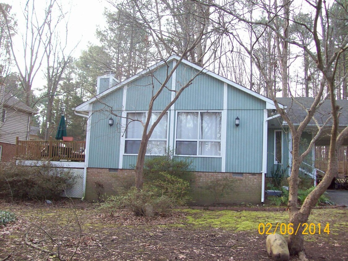 Primary Photo - 805 Castalia Dr