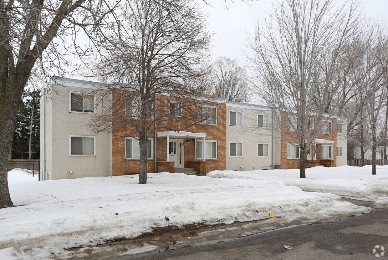 Building Photo - 6341-6343 Highway 65 NE