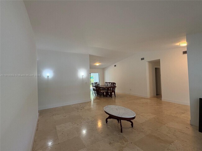 Foto del edificio - 2430 SW 99th Ave
