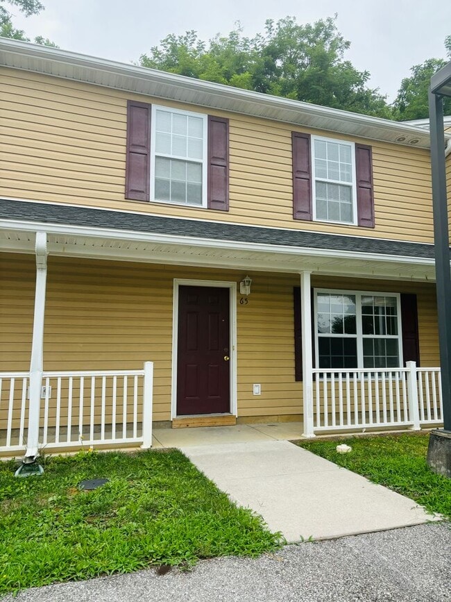 Building Photo - 65 Station Ln NE