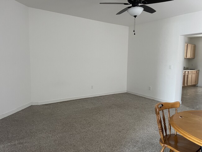 Foto del edificio - 122 Rankin Ave