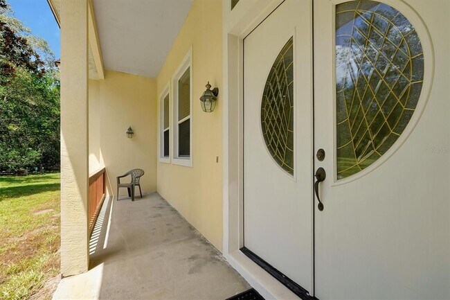 Building Photo - 220 E Bahama Rd