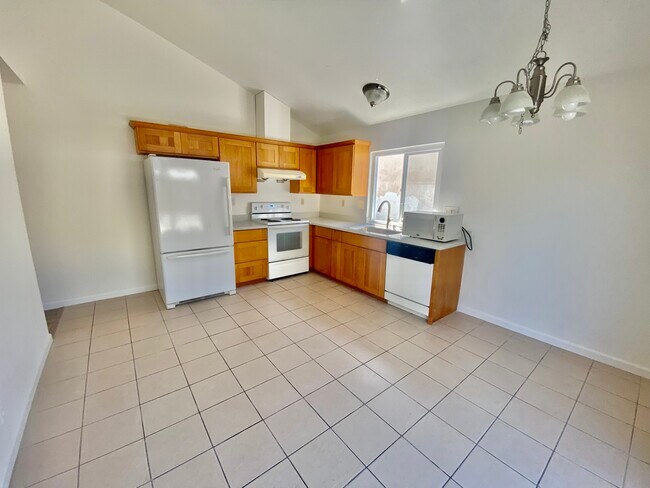 Building Photo - 32552 Lake Tana St